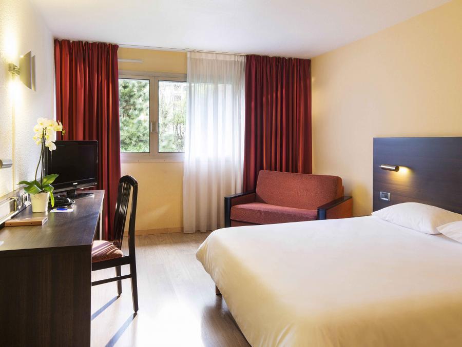 Oceania Quimper Hotel Buitenkant foto