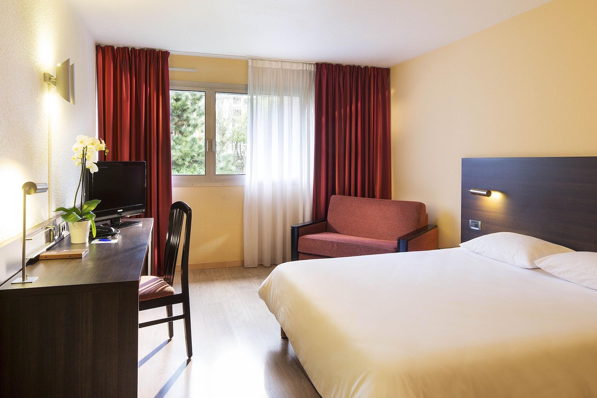 Oceania Quimper Hotel Buitenkant foto