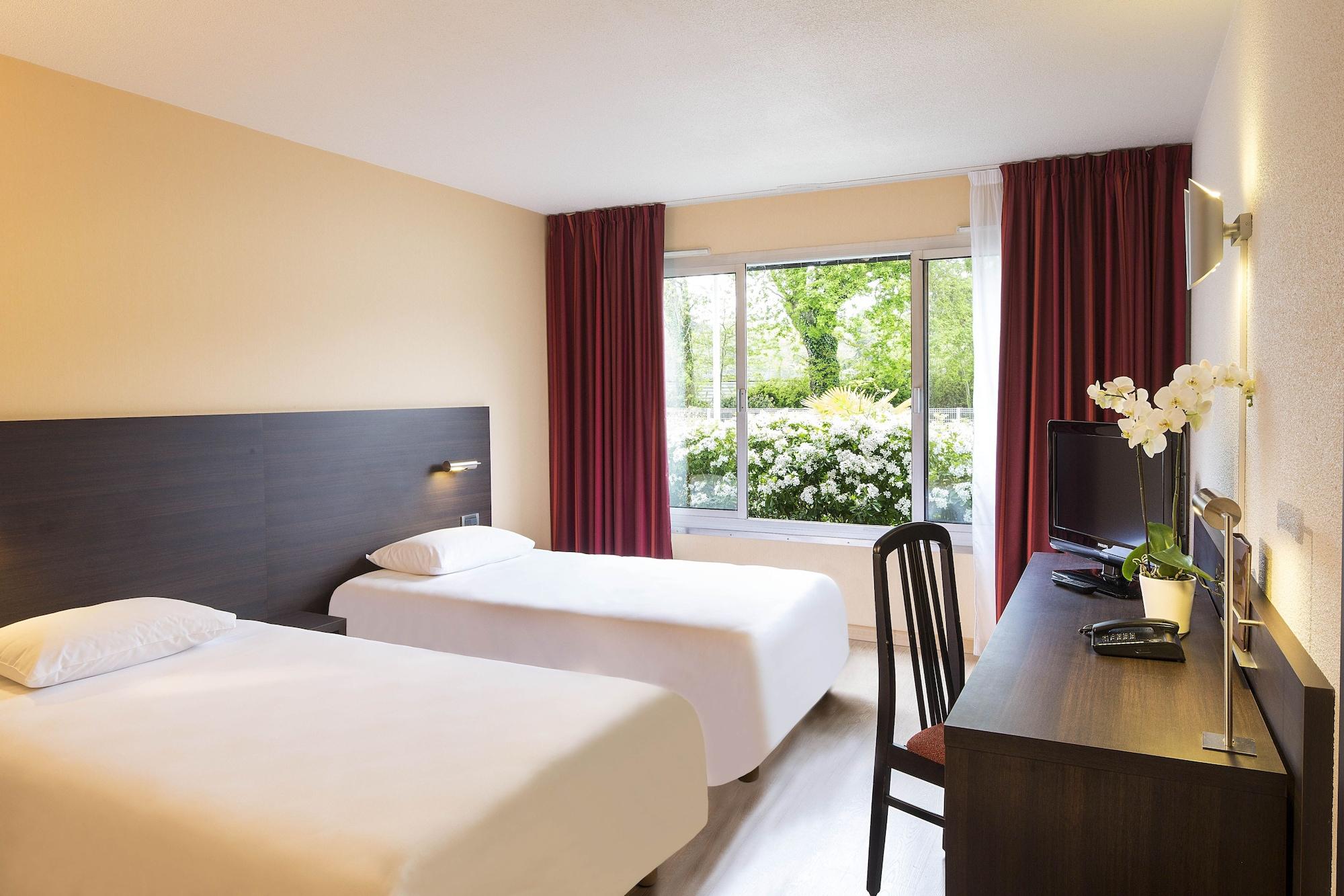 Oceania Quimper Hotel Buitenkant foto