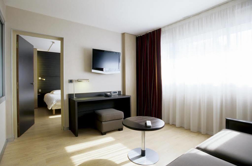 Oceania Quimper Hotel Buitenkant foto